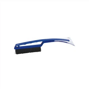 Raspall de neu amb rascador de gel